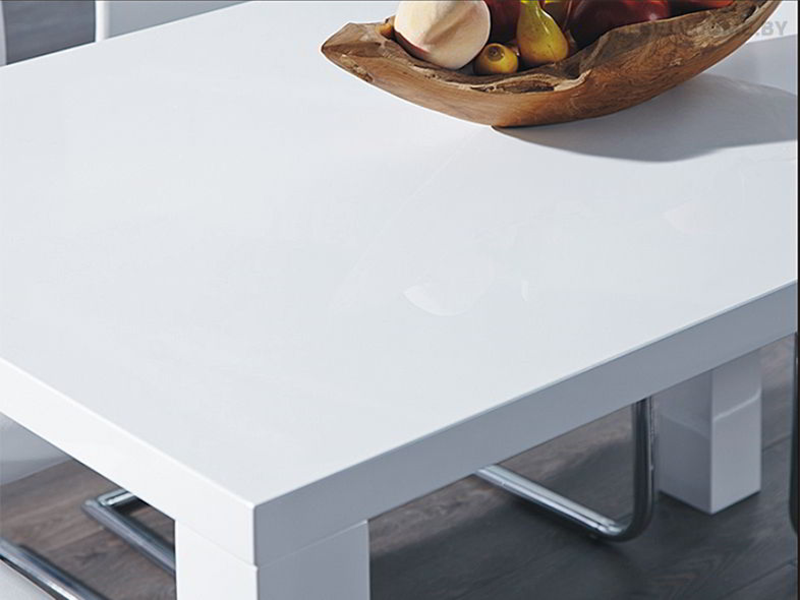 большой глянцевый белый стол